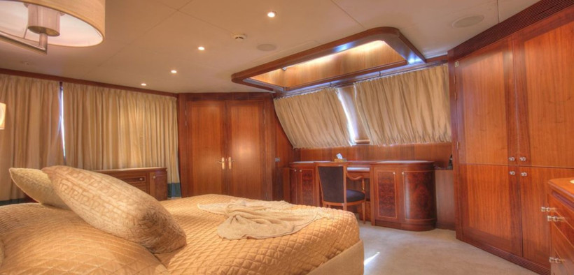 Bodrum'da kayalıklara çarpan lüks yatın sahibi belli oldu - Resim: 6