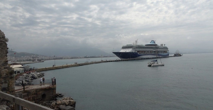 Bir ilçe nüfusu kadar insan tek gemiyle Alanya'ya geldi - Resim: 6