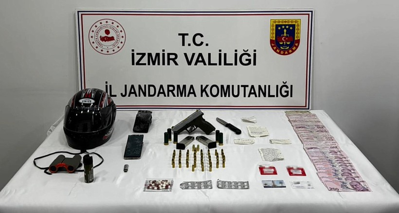10 ayrı suçtan aranıyordu! Cinayetten 124 yıl hapis cezalı zanlı saklandığı evde yakalandı - Resim : 1