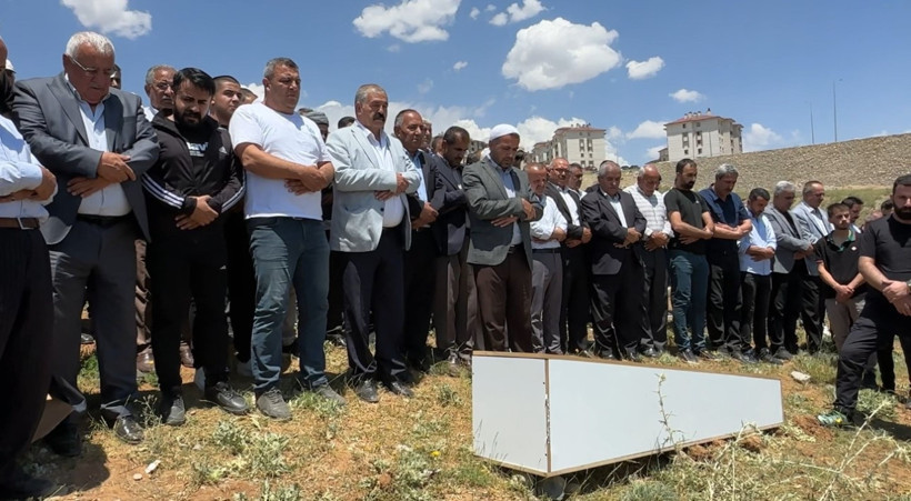 Çocuklarının önünde silahlı saldırıya uğradı! Sosyal medya fenomeni Onur Karayel hayatını kaybetti - Resim : 1
