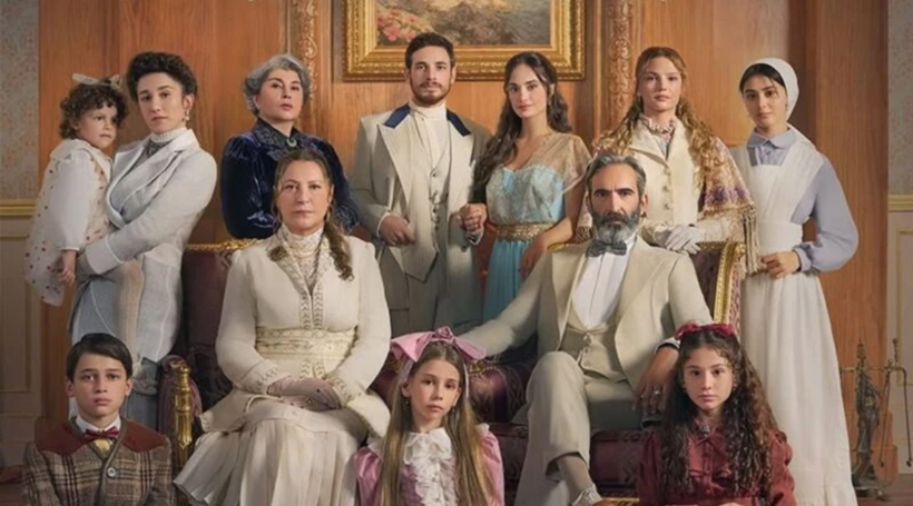 Dizi platosunda yangın! Şakir Paşa Ailesi'nin köşkü kül oldu, çekimler ertelendi - Resim : 1