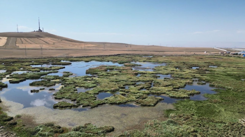 Önce zirai don şimdi kuraklık... Görüntüler korkunç: Türkiye'nin en büyük gölleri ve nehirleri çöle döndü! - Resim: 6