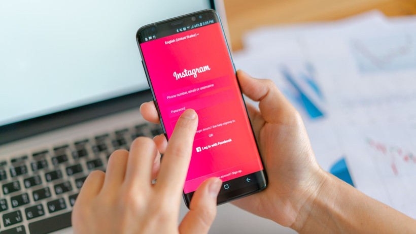 Ayda bir gün Instagram'da geçiyor!
