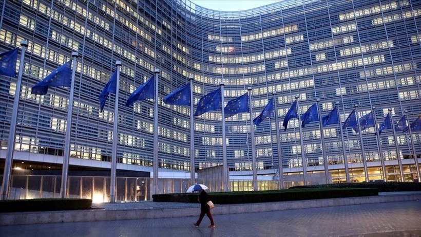 AB, sınırda karbon vergisi uygulamasını hayata geçiriyor