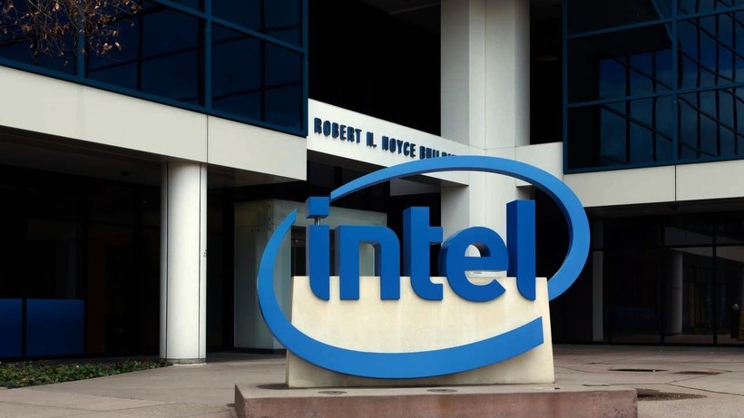 Intel, Almanya’da çip fabrikası açma planını erteliyor
