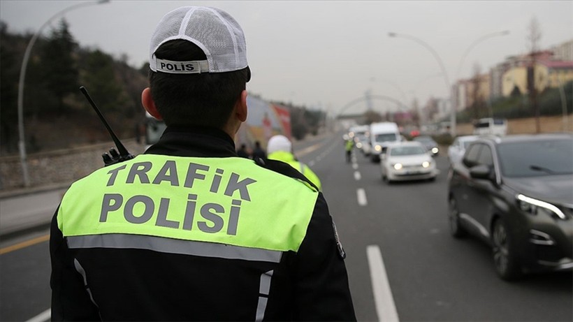 Türkiye'de bir ilk...Araçta uyuşturucu denetimi yapıldı