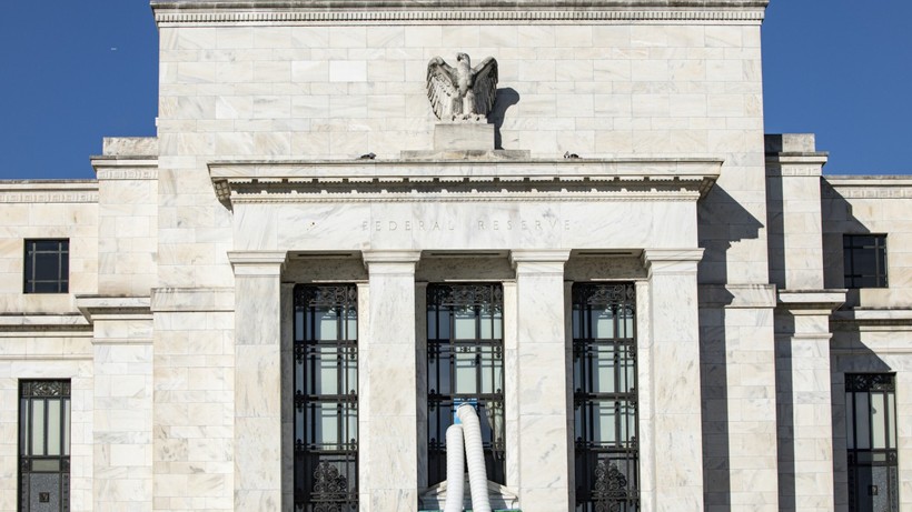 Fed yetkilileri faiz artırımı için açık kapı bıraktı