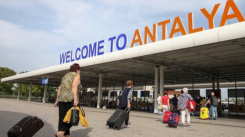 Antalya'ya hava yoluyla gelen turist sayısı 2 milyonu aştı