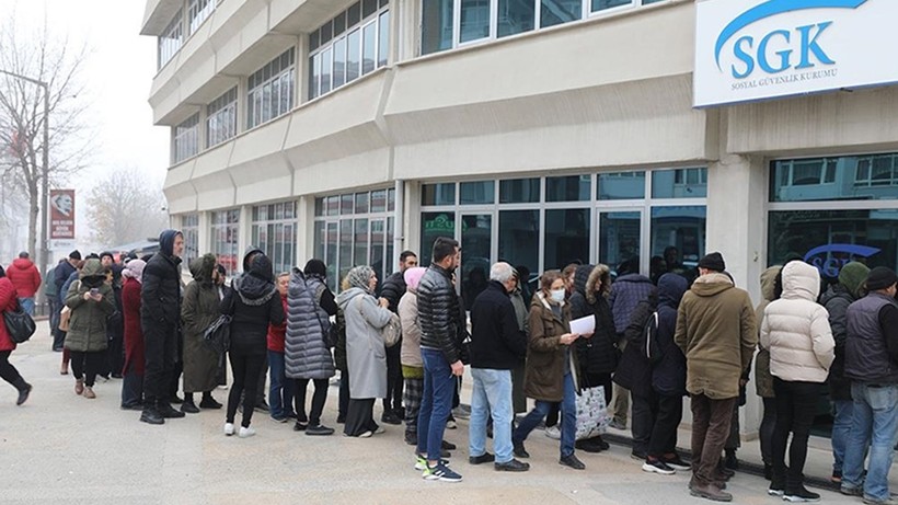 EYT'de ilk maaş tarihi kesinleşti: İşte Emeklilikte Yaşa Takılanlar'ın maaş alacağı tarih