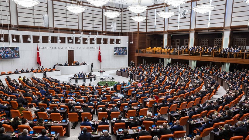 Yeni yargı paketi Meclis'ten geçti: Teklifle ne değişecek?