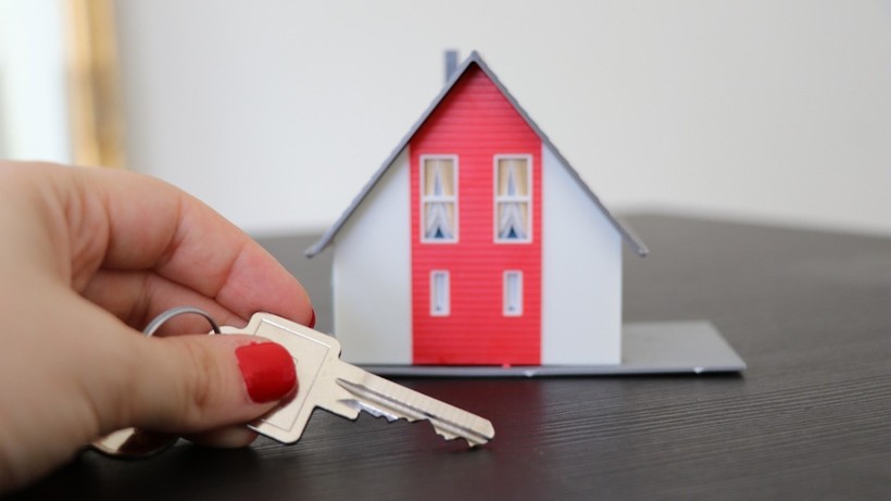 Öğrenci zammı kirayı uçurdu veliler satılık ev peşine düştü
