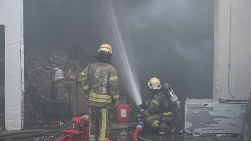 Arnavutköy sanayi bölgesinde fabrika yangını
