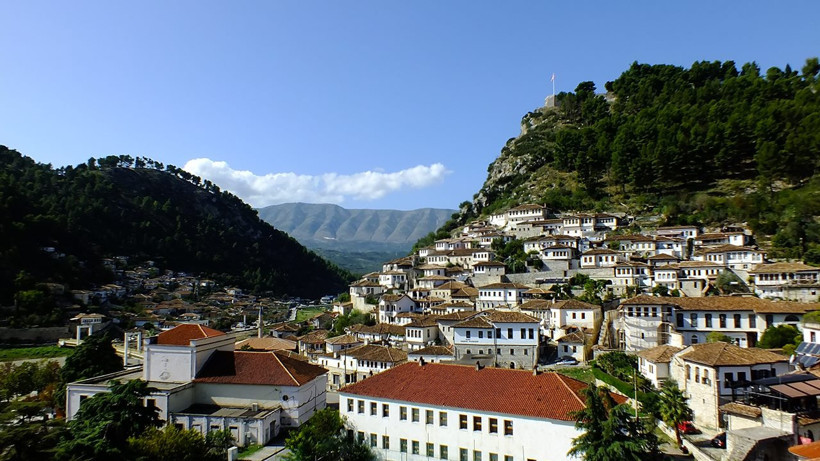 İtalyan turistler 80 avroluk hesabı ödemeden kaçtı; devreye başbakanları girdi