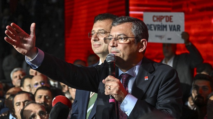 CHP'nin yeni genel başkanı Özgür Özel!