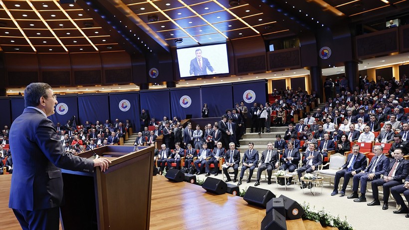 "Türkiye'nin ekonomik büyüklüğü 1 trilyon doları aşacak"