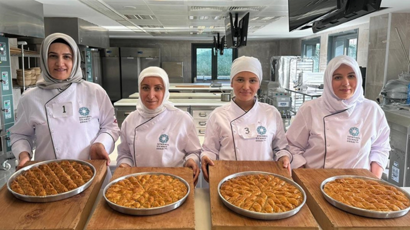 Kadın ustalar en iyi baklavayı yapmak için yarıştı