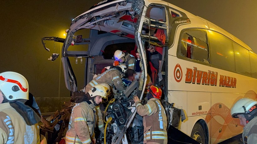 Kuzey Marmara Otoyolu'nda trafik kazası: 1’i ağır 19 yaralı