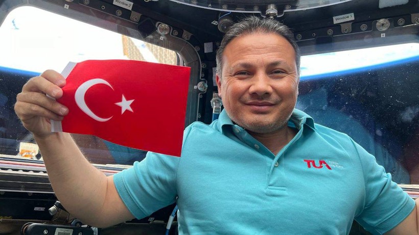 Alper Gezeravcı'nın Dünya yolculuğu 48 saat sürecek