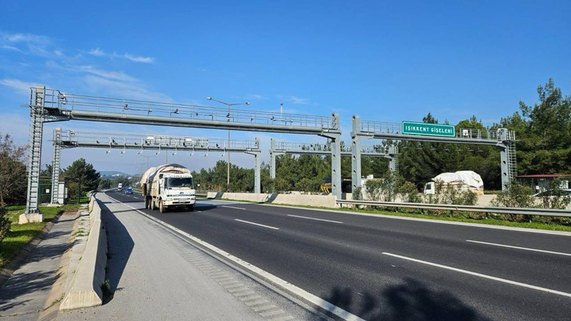 Erdoğan: 2053'te 38 bin kilometre bölünmüş yol; 8 bin 300 kilometre otoyol hedefi var