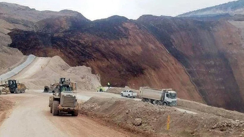 Erzincan İliç'teki toprak kaymasında yeni gelişme! Çalışmalar durduruldu