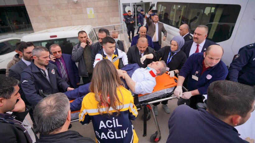 BBP lideri Destici'nin aracı kaza yaptı; durumu iyi