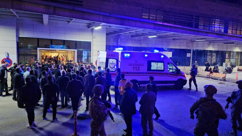 Siirt'te AK Parti ve DEVA Partili adayların yakınları arasında kavga: 4 ağır yaralı