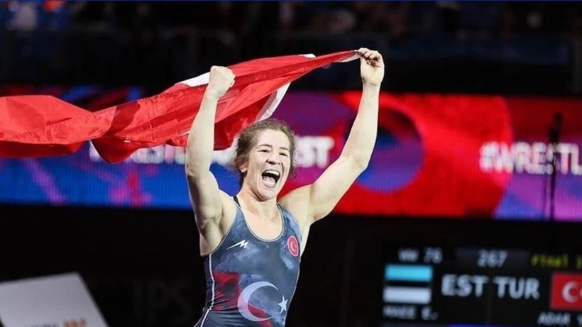 Milli güreşçi Yasemin Adar Olimpiyat'a katılacak
