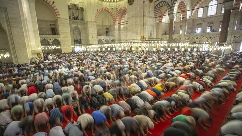 Suriye'de Ramazan Bayramı pazartesi günü kutlanacak