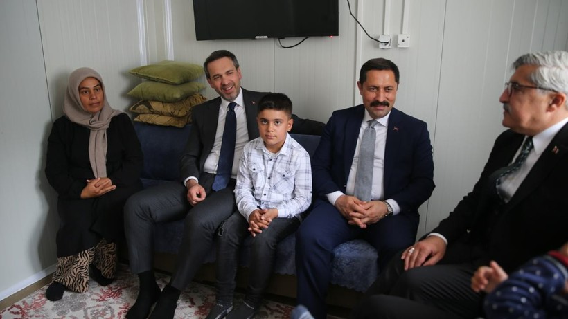Bakan Bayraktar Hatay'da konuştu: Bu şehri tekrar ayağa kaldıracağız
