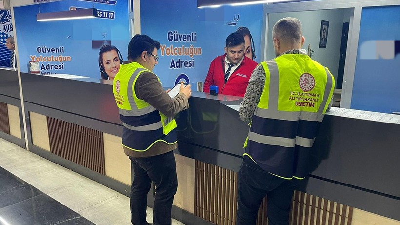 Bakan Uraloğlu açıkladı: Fahiş fiyatla bilet satanlara 5.3 milyon lira ceza kesildi