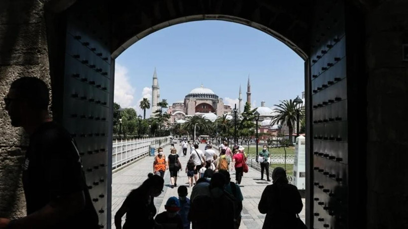 Turist rehberliğine yeni düzenleme: 100 bin liraya kadar cezası var