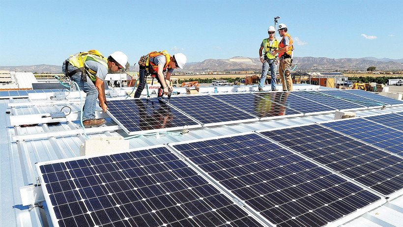 Solar panel fabrikasında şalter inmeye başladı