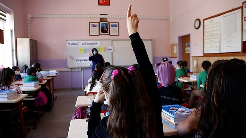 MEB SON NOKTAYI KOYDU: Bugün (10 Mayıs) okullar tatil mi? Dersler yapılacak mı? Yoklama alınacak mı?