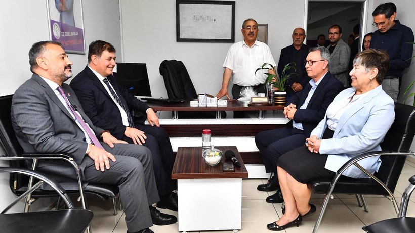 CHP'li Cemil Tugay'dan aynı gün dört partiye ziyaret
