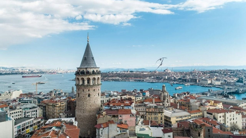 Galata Kulesi yeniden ziyaretçilere açıldı: Kontrollü girişlere izin verilecek