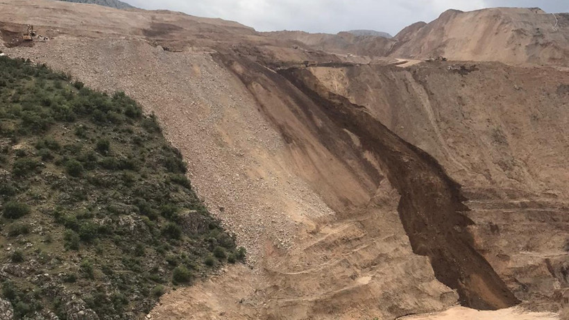 Erzincan İliç'te yeni bir toprak kayması daha