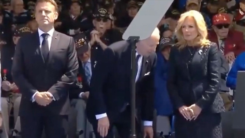 Biden'dan yeni gaf: Olmayan sandalyeye oturmaya çalıştı