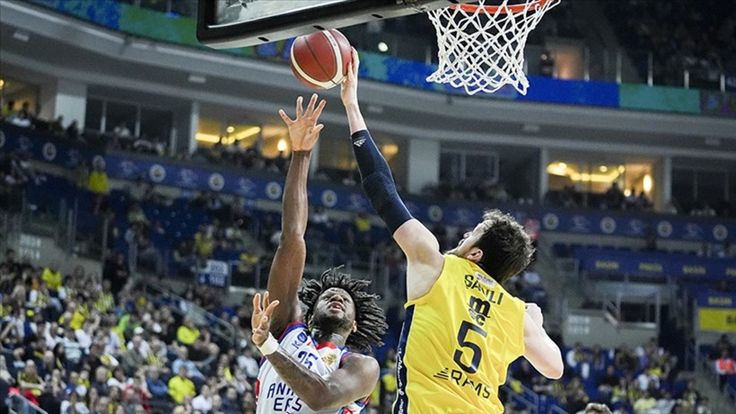 Anadolu Efes yarın Fenerbahçe Beko ile karşılaşacak