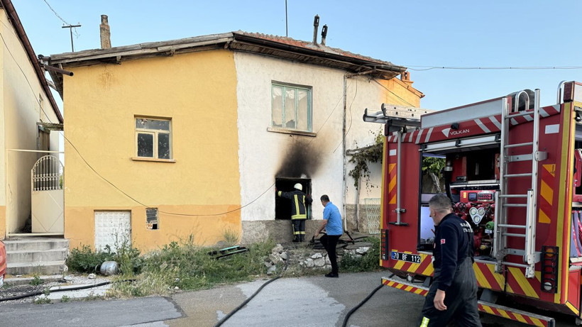 Ev sahibinin 'Evi boşalt' dediği kiracı evi ateşe verdi!