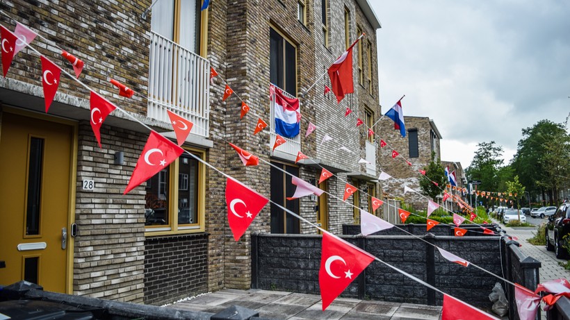 Hollanda sokakları kırmız-beyaz