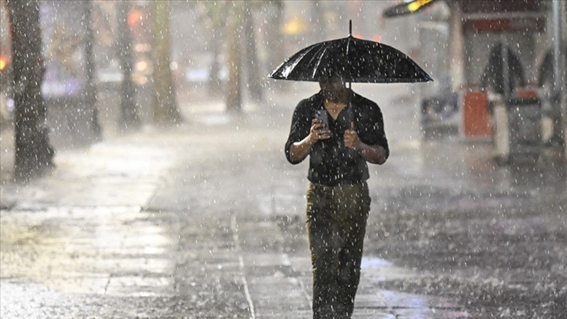Meteorolojiden İstanbul için gök gürültülü sağanak uyarısı
