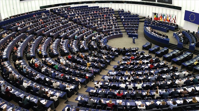 Avrupa Parlamentosu'nda Alman AfD öncülüğünde aşırı sağcı yeni bir grup kuruldu