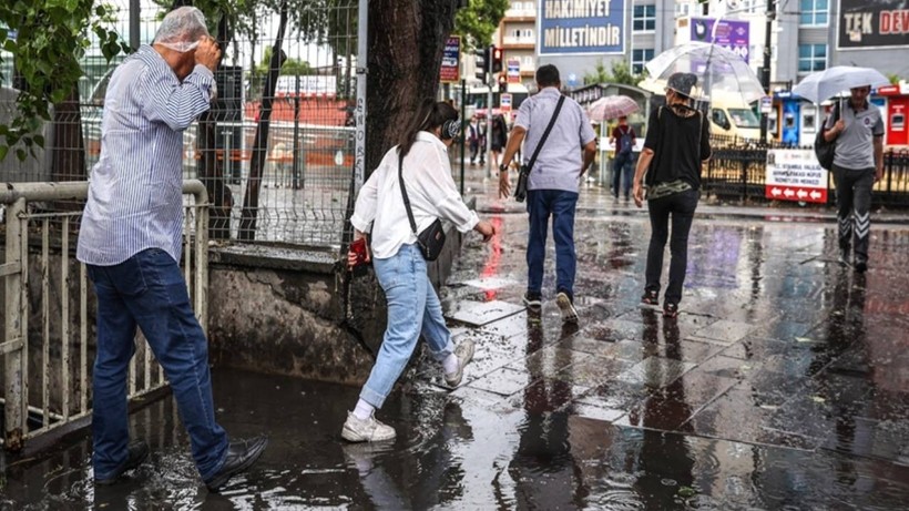 AKOM'dan İstanbul için yeni uyarı: Bu saatlere dikkat! Yağış şiddetini artıracak