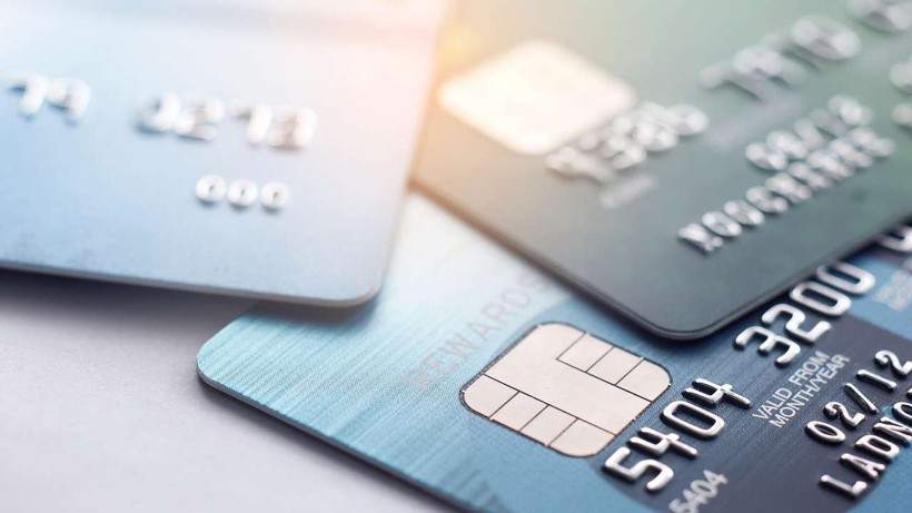 Tüketicilere 7 bin lirayı aşan ödemelerde finansal kuruluşları kullanma zorunluluğu getirildi