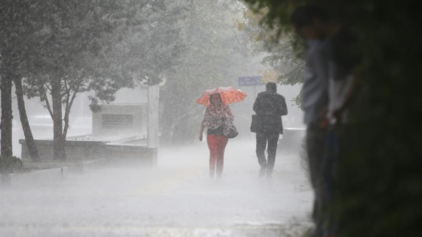Meteoroloji saat vererek uyardı: Çok kuvvetli sağanak geliyor