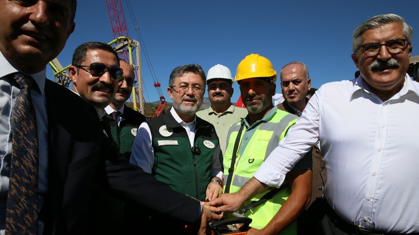 Bakan Yumaklı: "Deprem bölgesindeki 11 ile, 46 milyar liralık su yatırımı planlandı"