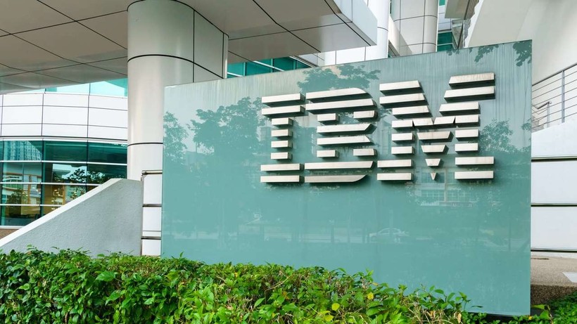 IBM'in geliri ilk çeyrekte arttı
