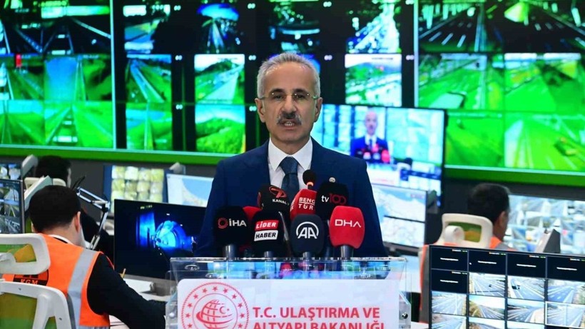 Bakan Uraloğlu açıkladı: Zorunlu kış lastiği uygulaması başlıyor, uymayana ceza var