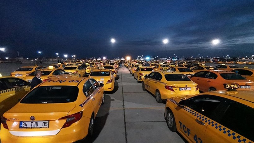 İstanbul’da taksi tarifesine zam: Taksimetre açılışı kaç TL, indi bindi ne kadar oldu?