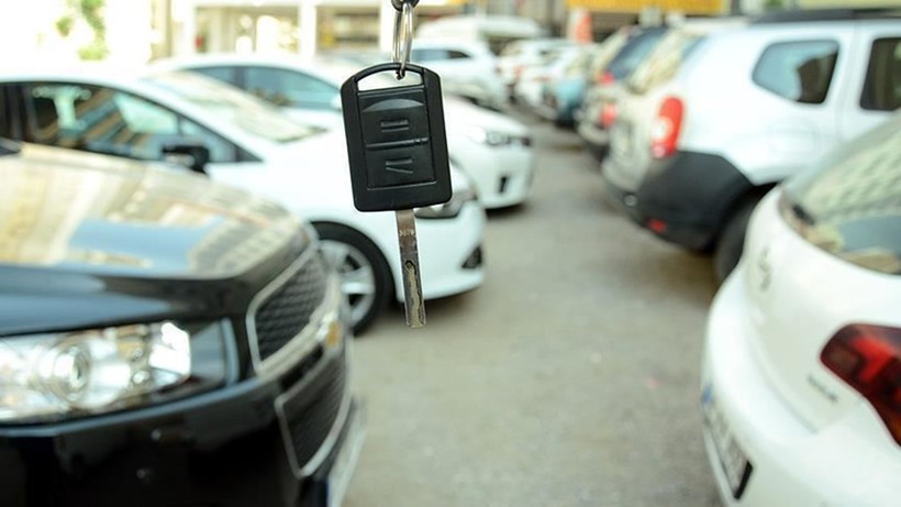 Sahibinden.com: Otomobil talebi artarken, reel fiyatlardaki düşüş devam ediyor